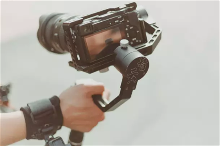 快手营销效果显著，甚至让新用户也“中毒已深”。