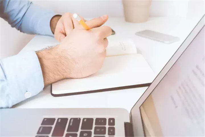 单一类、生态类、中间类付费会员模式比较