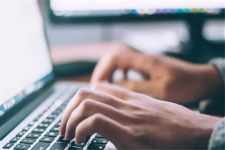 平台+生态,头部企业服务的战略选择