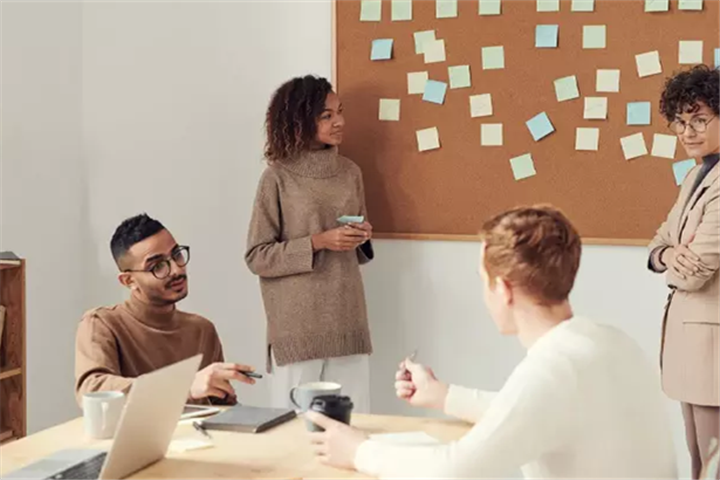 处理付费社群危机,不断弹出负面信息怎么办?