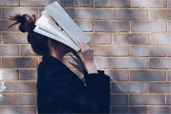 木桶效应也适用于职场，保证每块板长度相同，才能各司其职。