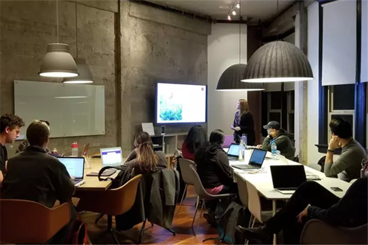 在产品领域中，PMP的知识仍有用处