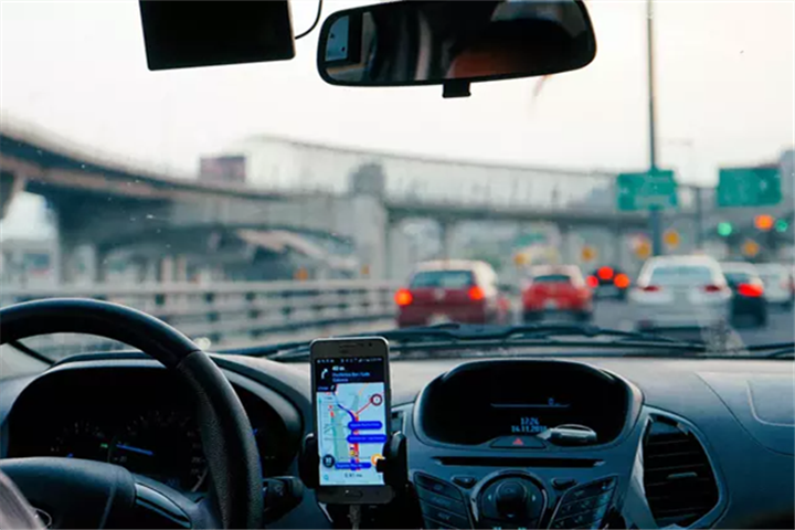 从产品、用户、业务角度分析高德地图