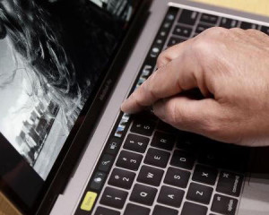 苹果首席设计师谈MacBook Pro为什么要做触控条